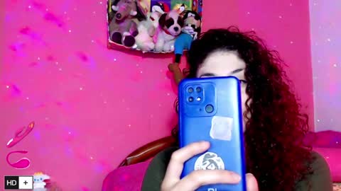 Snapshot of laura_fountain_ chatting on April 7, 12:38 pm weedcam Curly Laura OF online show from April 7, 12:38 pm