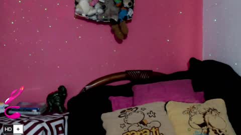 Snapshot of laura_fountain_ chatting on April 25, 3:09 pm weedcam Curly Laura OF online show from April 25, 3:09 pm