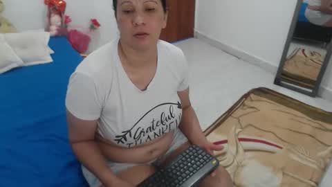 Snapshot of laura_foxx2379 chatting on November 6, 6:09 pm laura_foxx2379 online show from November 6, 6:09 pm