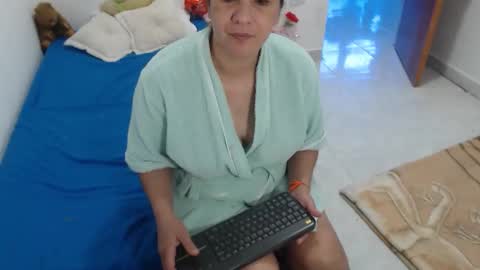 Snapshot of laura_foxx2379 chatting on November 17, 5:30 pm laura_foxx2379 online show from November 17, 5:30 pm