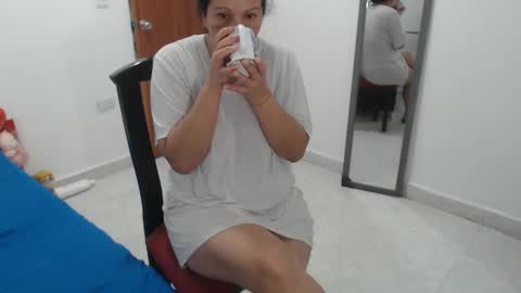 Snapshot of laura_foxx2379 chatting on November 21, 9:46 pm laura_foxx2379 online show from November 21, 9:46 pm