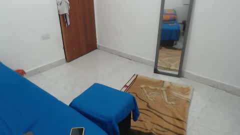 Snapshot of laura_foxx2379 chatting on January 7, 3:20 am laura_foxx2379 online show from January 7, 3:20 am