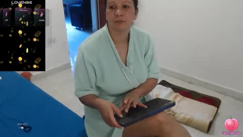 Snapshot of laura_foxx2379 chatting on January 18, 8:34 pm laura_foxx2379 online show from January 18, 8:34 pm