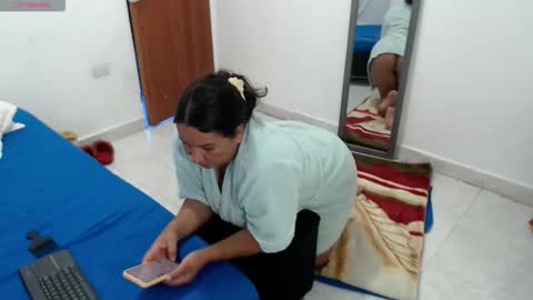 Snapshot of laura_foxx2379 chatting on April 17, 4:10 pm laura_foxx2379 online show from April 17, 4:10 pm