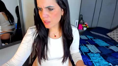 laura hotties online show from February 10, 1:59 pm