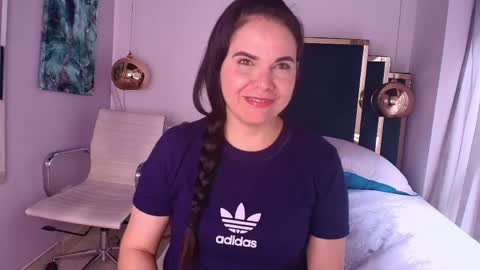 laura hotties online show from May 31, 6:09 pm