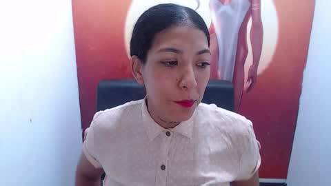  Laura  online show from January 10, 5:04 pm