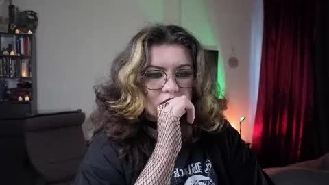 Snapshot of laura_karamazov chatting on September 26, 1:37 pm Miss Laura online show from September 26, 1:37 pm