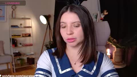 Snapshot of laura_lee chatting on October 10, 1:48 am Laura Lee. online show from October 10, 1:48 am