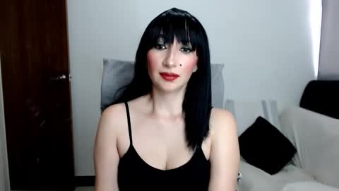 Laura online show from March 27, 9:25 pm