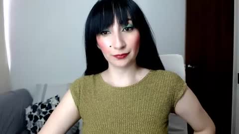 Laura online show from June 9, 10:10 pm