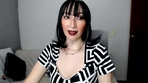 Snapshot of laura_pervert_ chatting on July 3, 11:44 pm Laura online show from July 3, 11:44 pm