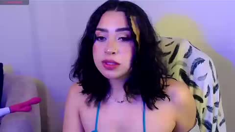 Snapshot of laura_pink01 chatting on September 15, 4:40 pm laura_pink01 online show from September 15, 4:40 pm