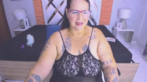 Laura online show from May 3, 12:00 pm