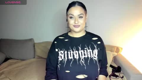 Laura online show from October 23, 4:50 pm