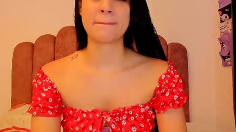 Snapshot of laura_soe chatting on July 25, 1:41 pm LAURA SOE online show from July 25, 1:41 pm
