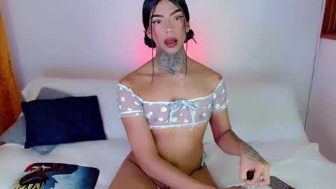 Laura online show from March 4, 4:17 am