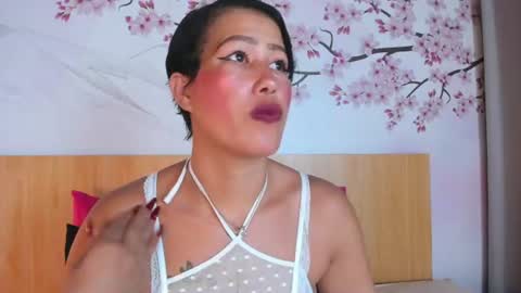 Laura online show from June 27, 2:49 am