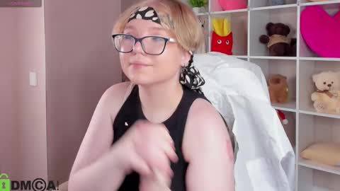 Laura online show from February 3, 9:58 am