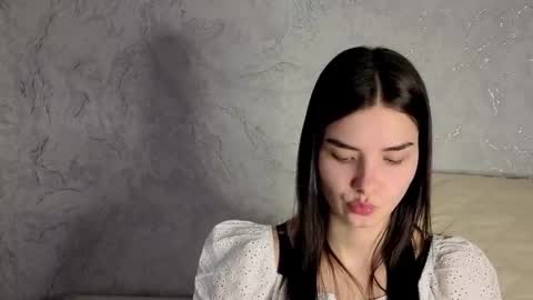 Laura online show from March 10, 12:54 pm