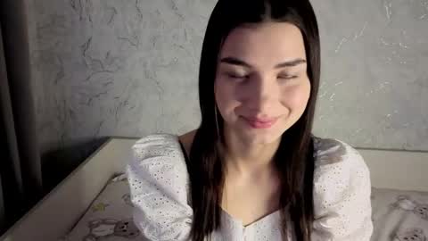 Laura online show from March 18, 12:30 pm