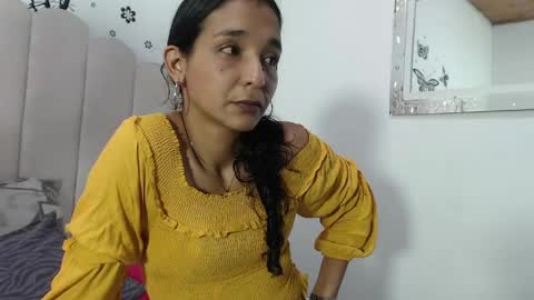 Snapshot of laurablows chatting on May 11, 1:28 pm Laura online show from May 11, 1:28 pm