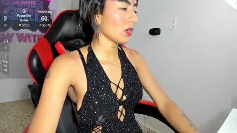 LauraBlush online show from March 28, 7:24 pm