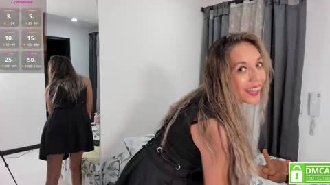 Snapshot of laurafarrely chatting on October 22, 1:17 am Laura online show from October 22, 1:17 am