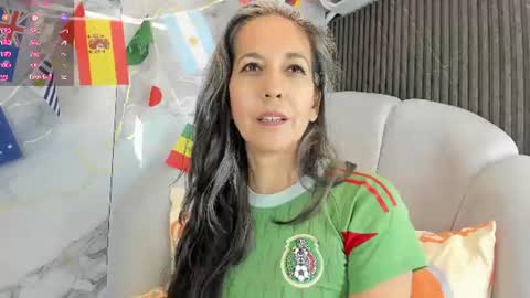 Laura online show from June 25, 1:05 am