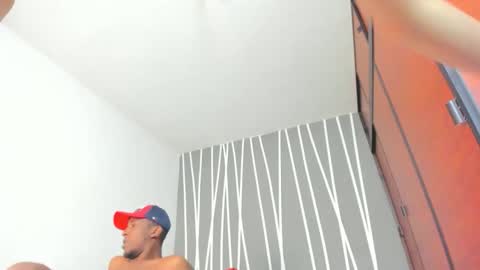 laura online show from November 28, 1:14 pm