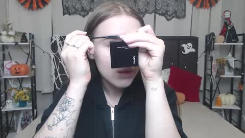 LauraHlot online show from October 23, 5:44 pm