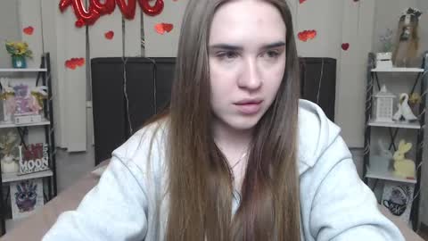 LauraHlot online show from April 1, 1:41 pm