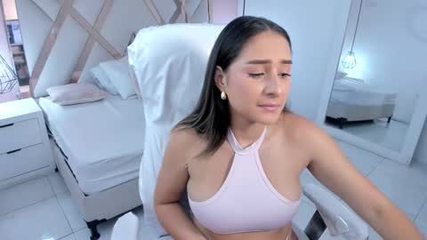 Snapshot of lauraklark chatting on October 30, 1:45 pm laura online show from October 30, 1:45 pm