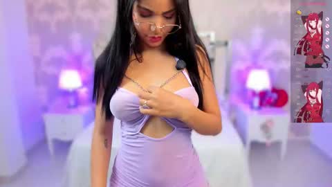 Laura MartinGMT-5 2200-0600 online show from November 18, 11:59 pm