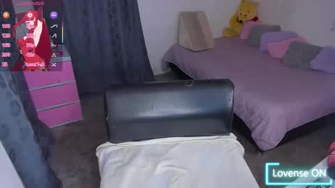 Snapshot of lauramayer chatting on November 26, 3:29 am Laura Mayer online show from November 26, 3:29 am