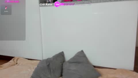 Snapshot of lauramcdowell_ chatting on June 10, 7:02 pm Laura online show from June 10, 7:02 pm