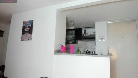 Snapshot of lauramcdowell_ chatting on June 14, 9:50 pm Laura online show from June 14, 9:50 pm