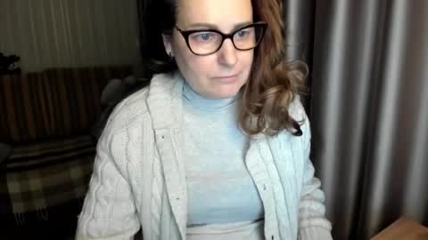 Lauraoven1 online show from February 7, 3:38 pm