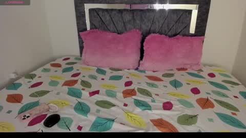 Snapshot of laurasofia01 chatting on March 19, 4:05 am laurasofia01 online show from March 19, 4:05 am