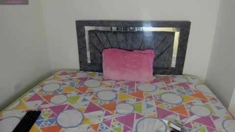 Snapshot of laurasofia01 chatting on April 5, 3:09 pm laurasofia01 online show from April 5, 3:09 pm