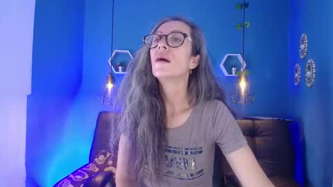 Laura Sofia online show from February 4, 3:34 am