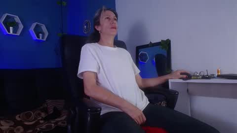 Laura Sofia online show from March 1, 11:18 pm