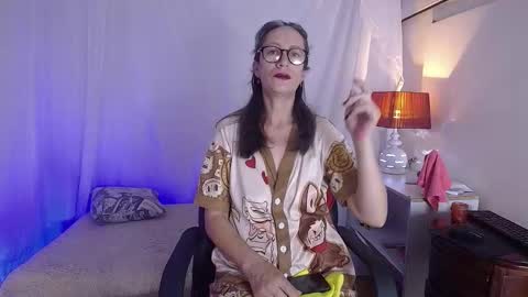 Laura Sofia online show from March 22, 3:15 pm