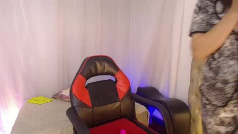 Snapshot of laurasofia45 chatting on May 5, 2:25 pm Laura Sofia online show from May 5, 2:25 pm