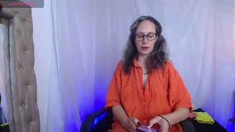 Snapshot of laurasofia45 chatting on May 14, 10:44 am Laura Sofia online show from May 14, 10:44 am