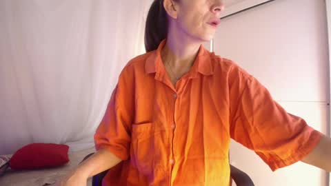 Snapshot of laurasofia45 chatting on June 3, 7:44 am Laura Sofia online show from June 3, 7:44 am