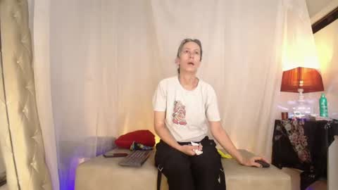 Laura Sofia online show from June 19, 11:25 am