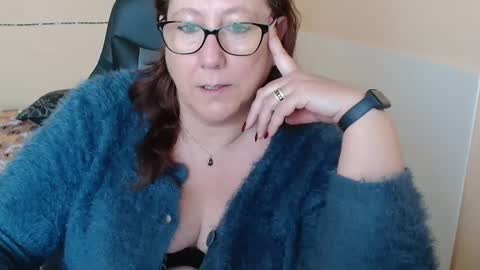 laureanne online show from March 8, 9:50 am