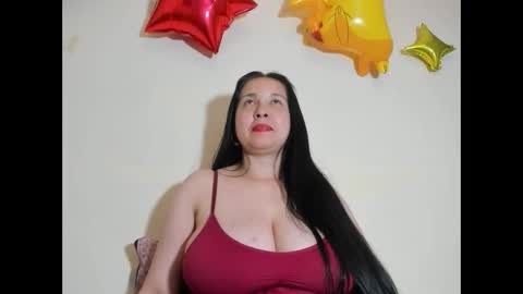 Snapshot of laureen777 chatting on February 15, 11:03 pm laureen777 online show from February 15, 11:03 pm