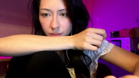 Snapshot of laurelimaino chatting on June 24, 5:23 pm laurelimaino online show from June 24, 5:23 pm